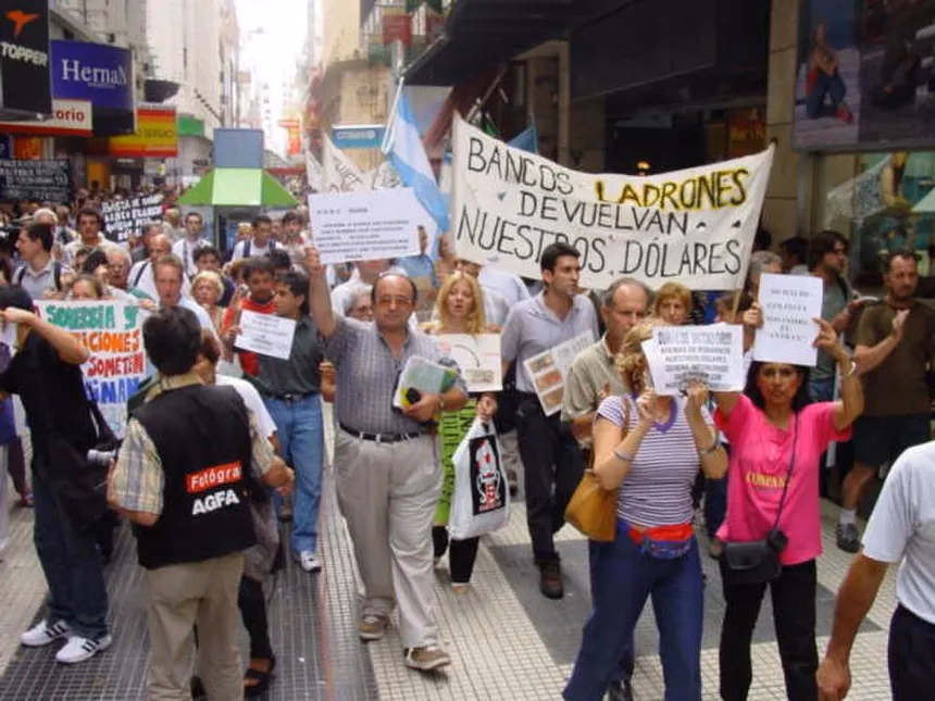 2002 — Resistir y crecer en la crisis